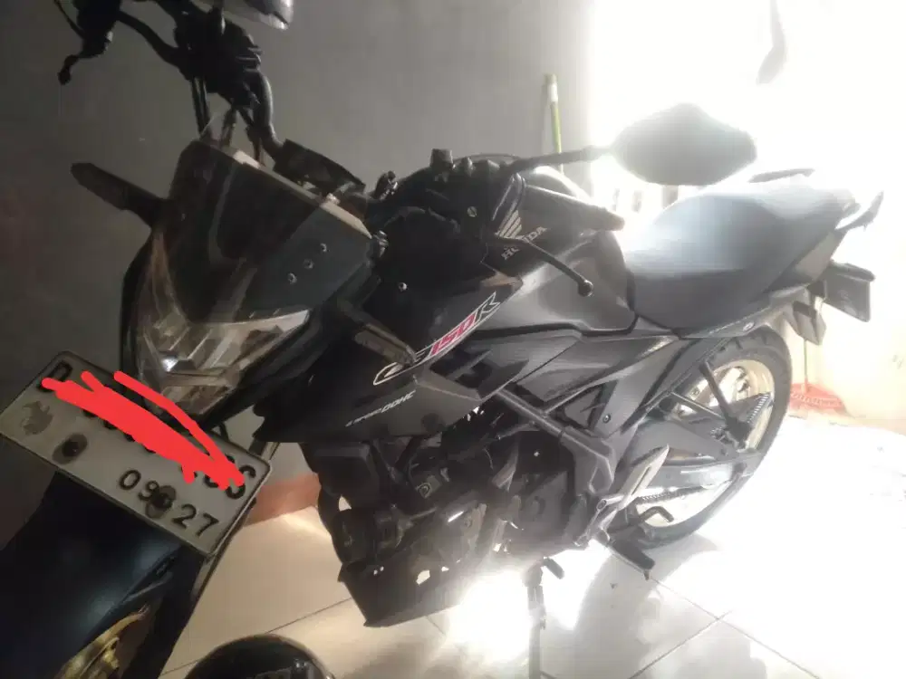 Cb 150r. Kumplit + lampu variasi biled/ motor harian terawat
