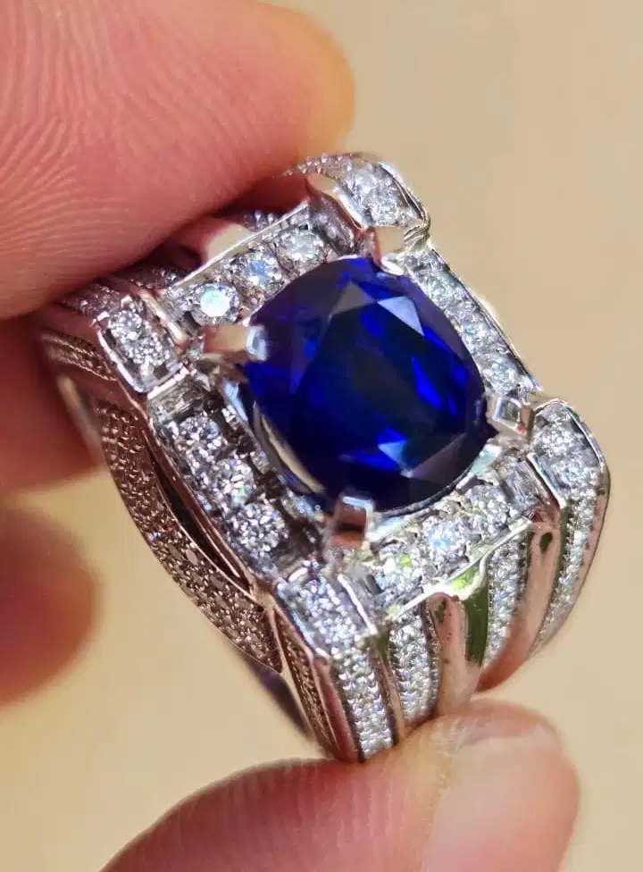 Natural Blue Saphire 3.39 ct