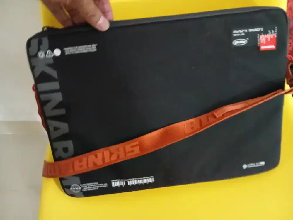 Tas laptop atau tablet