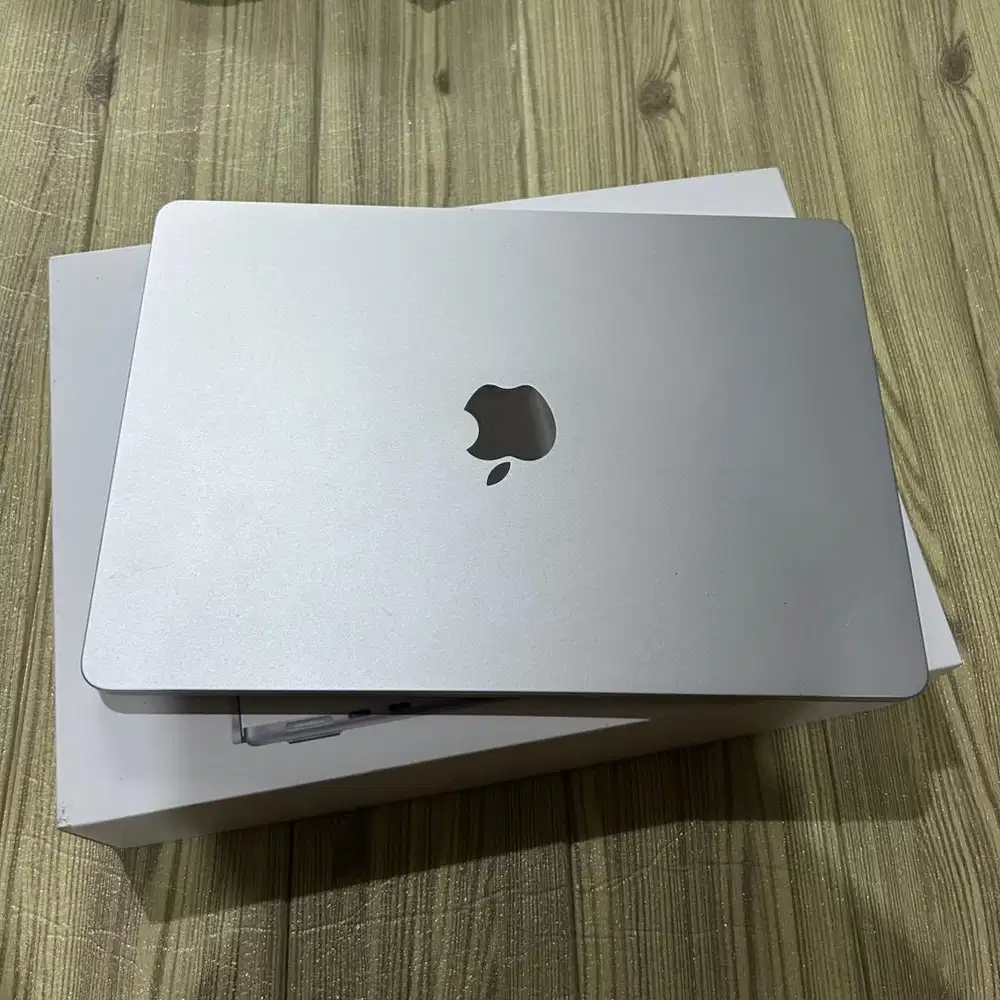 Macbook air M4 16/256gb Ex ibox Fullset ori Cc 100% bisa COD dan TT