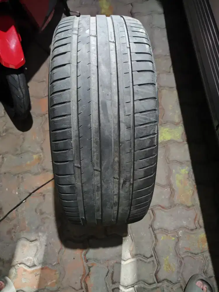 Ban bawaan Ioniq5 Michellin EV 255 45 ring 20