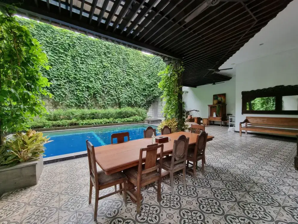 Disewa Rumah Kemang Uk 750m2 Furnished Private pool  4kt at Jakarta Selatan