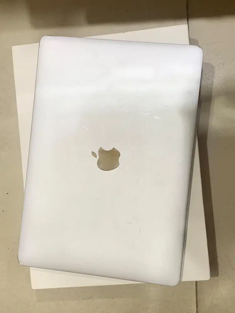 macbook pro 2016 touchbar 13inchi 8/256gb fullset