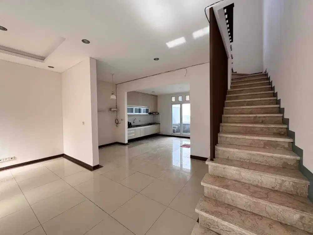 Dijual Rumah Modern Setraduta Bandung