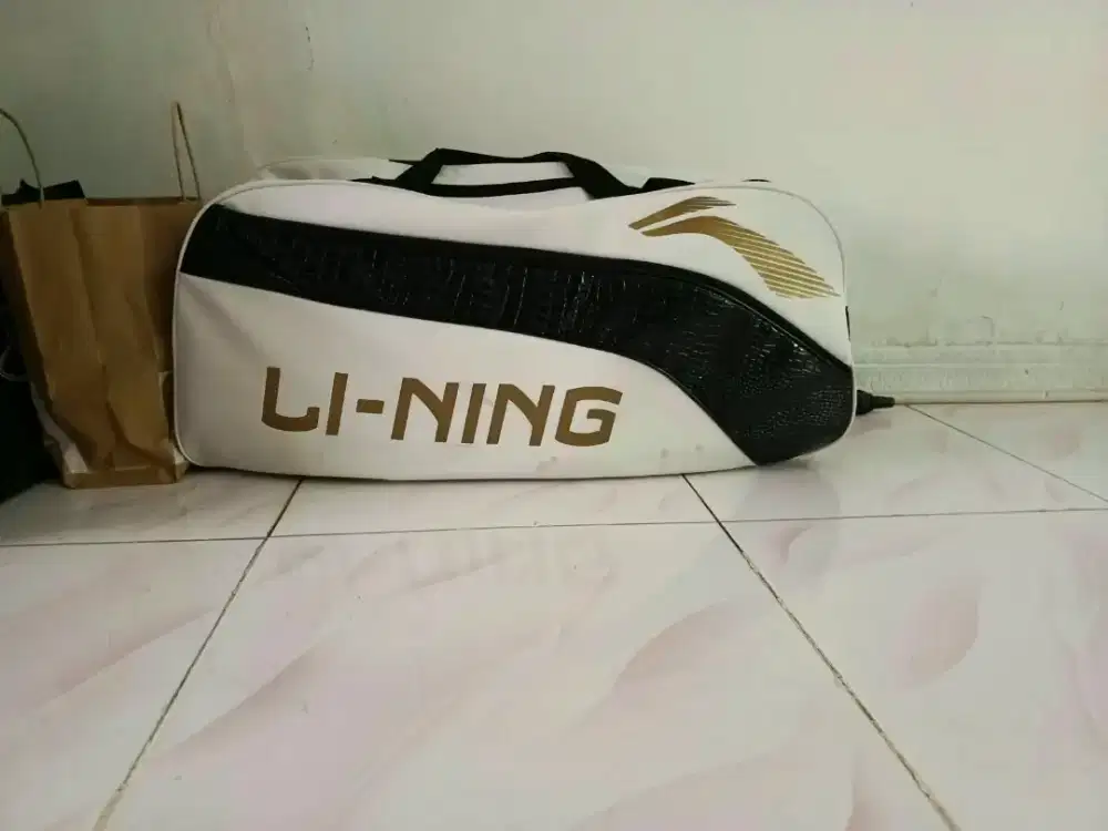 Tas Bulu Tangkis / Badminton Lining