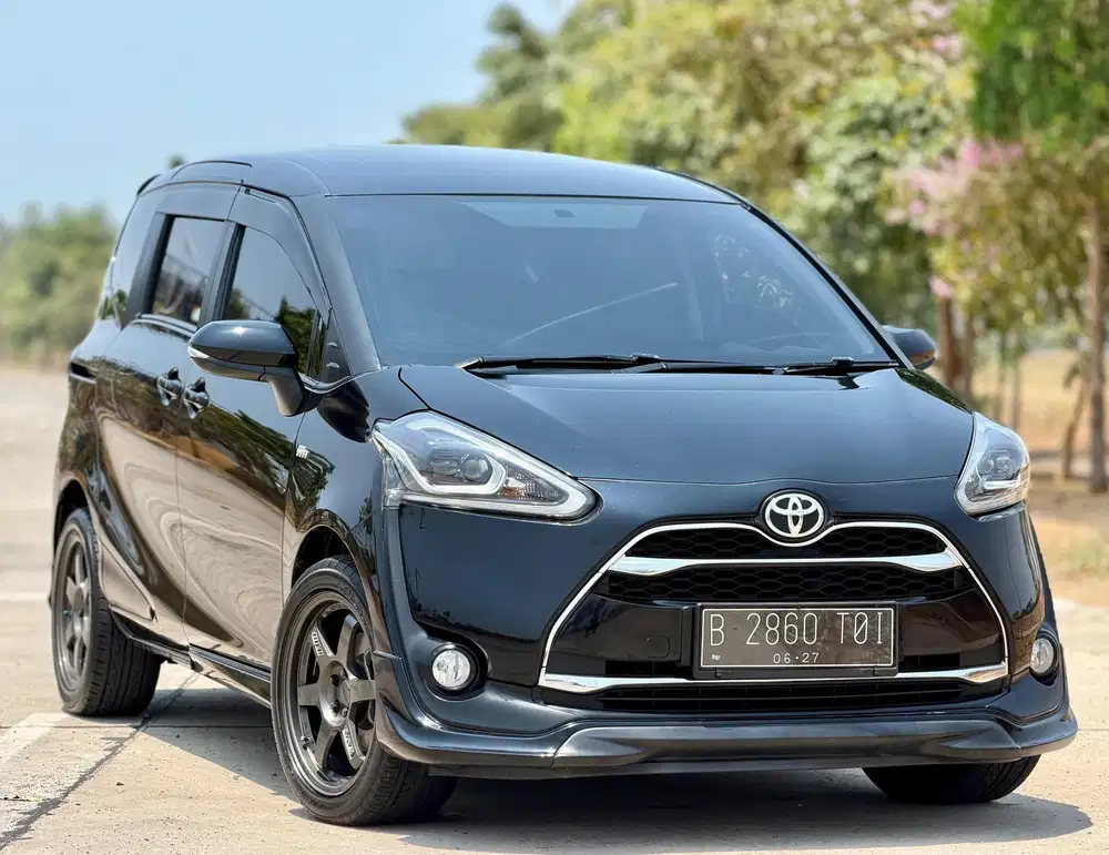 KM 50rb!! DP 14 jt!! Toyota Sienta Q Matic 2017 Antik Spt Baru!!