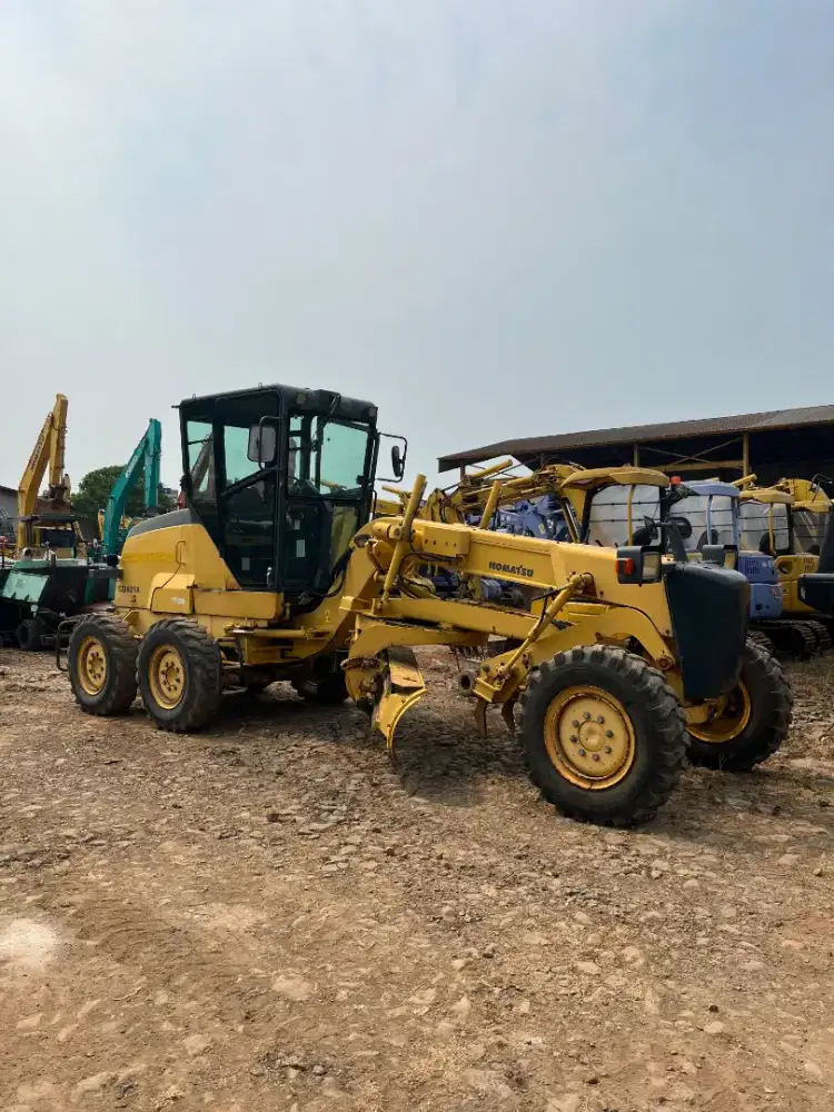 Motor Grader Komatsu GD405A-3 Tahun 2026