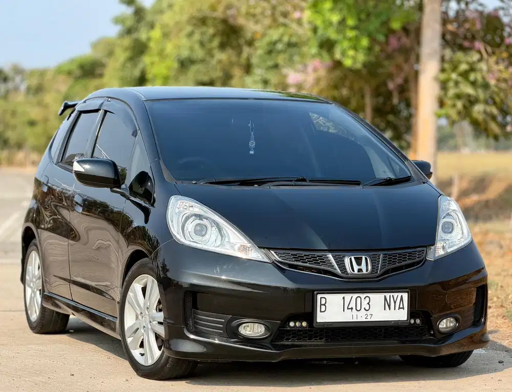 DP 20 jt! Honda Jazz RS Matic 2012 MMC Antik Spt Baru!!