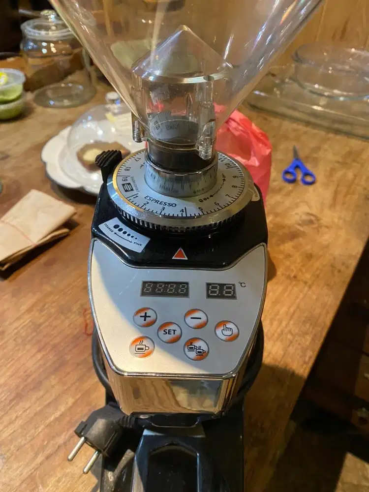 Grinder bekas baru
