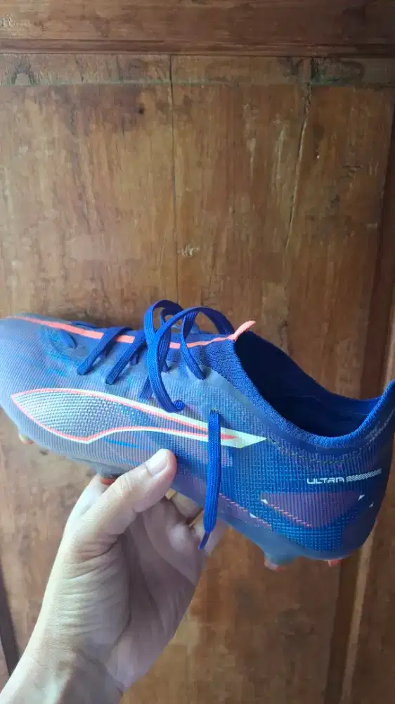 Sepatu bola puma ultra
