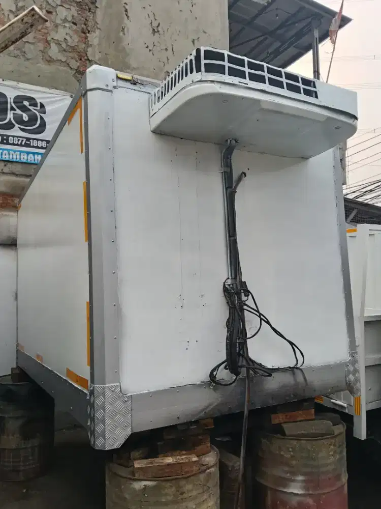 Jual cepat Box fiber freezer suhu minus 10 derajat ex Isuzu elf engkel