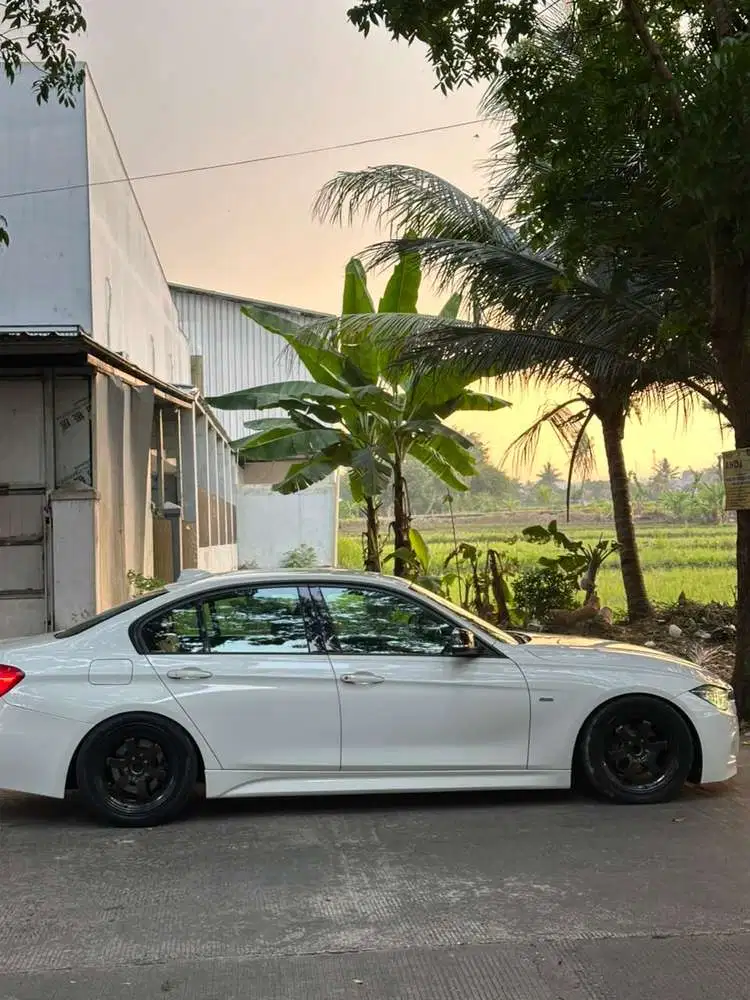 BMW 320i 2017 Bensin