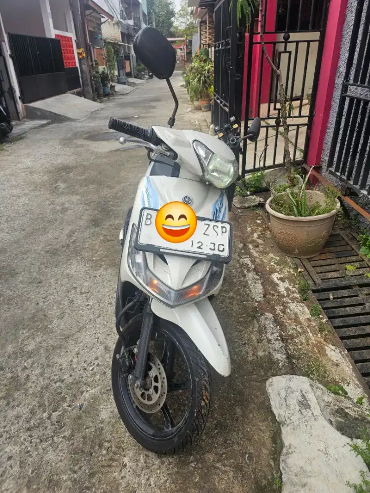 MIO smile 2011 putih