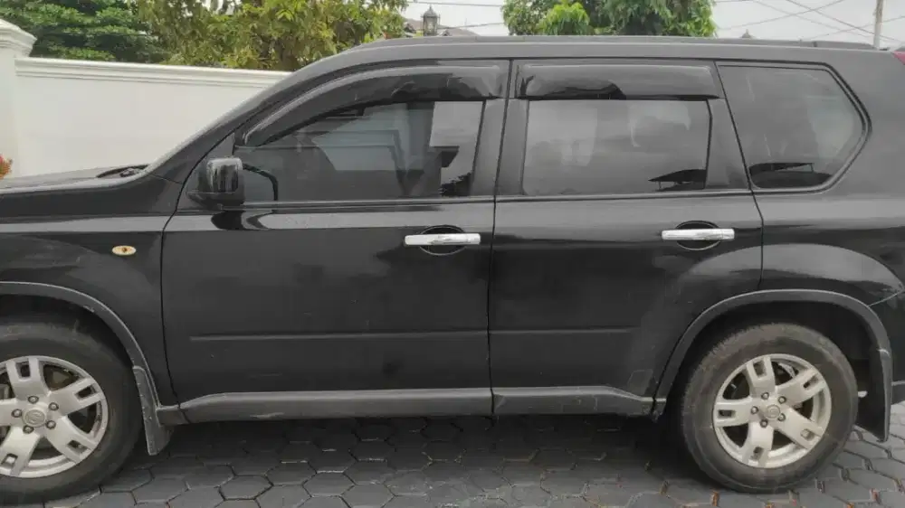 Dijual Mobil Nissan Xtrail 2008 - Manual