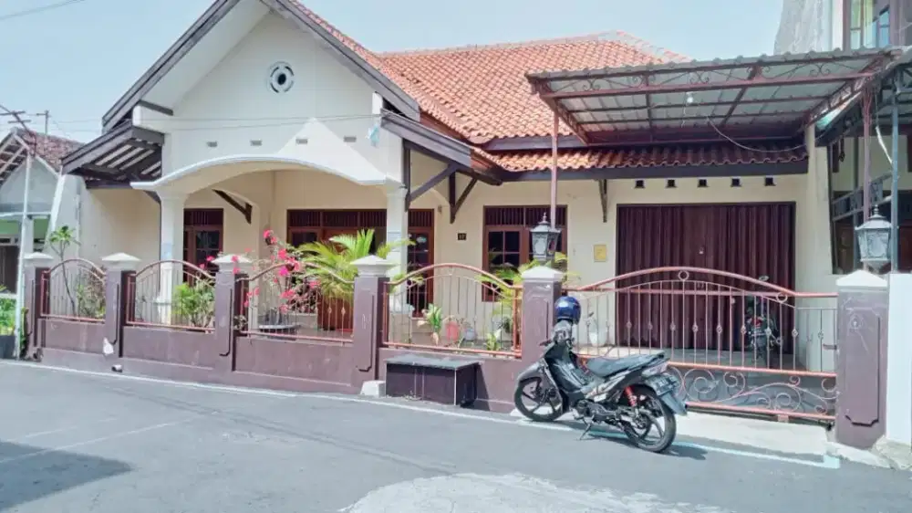 Jual rumah atau di kontrakan