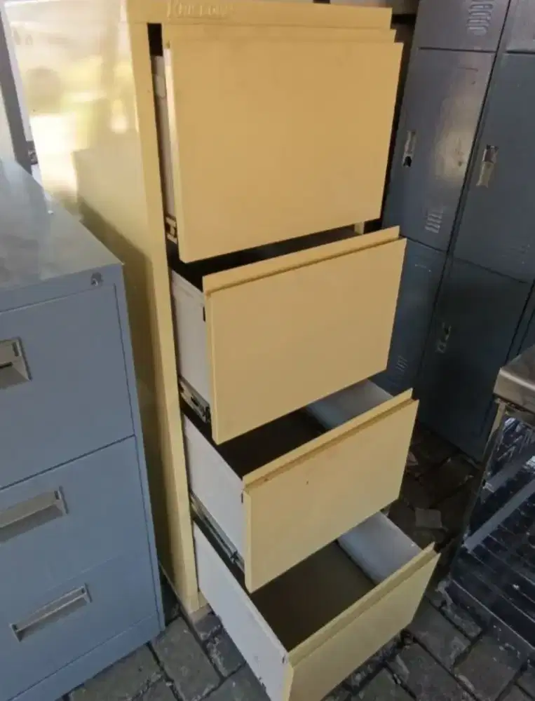 Jual filing kbinet second, merk KRISBOW, Lok Pondok cabe udik, Tangsel