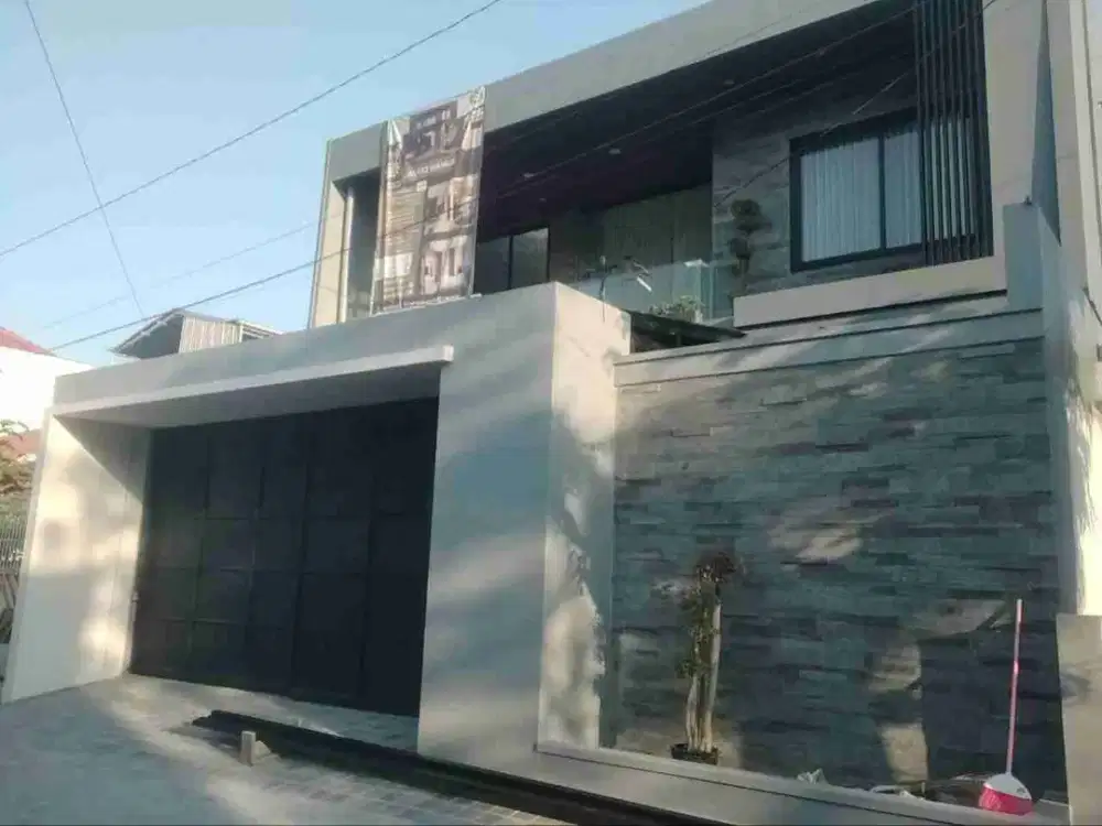 Rumah Baru Mewah 2lt di Solo Baru