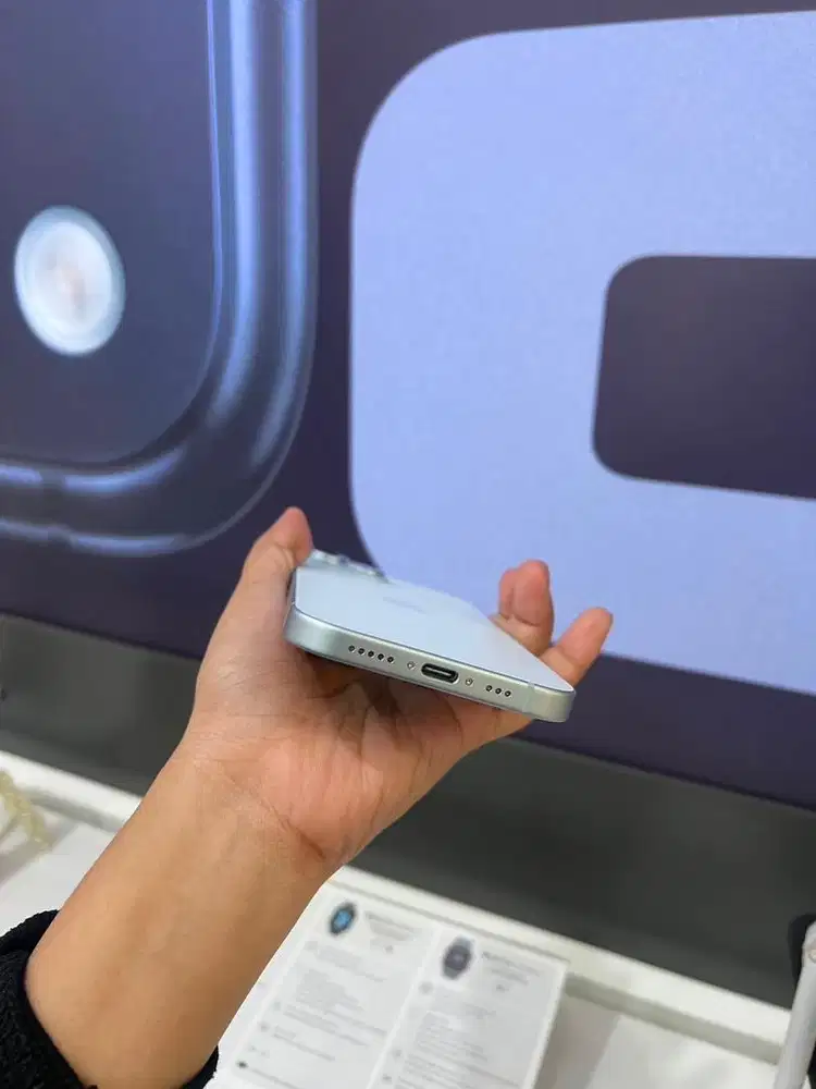 Mau jual Hp pemakaian pribadi, iPhone 15 128 masih garansi , bh 91