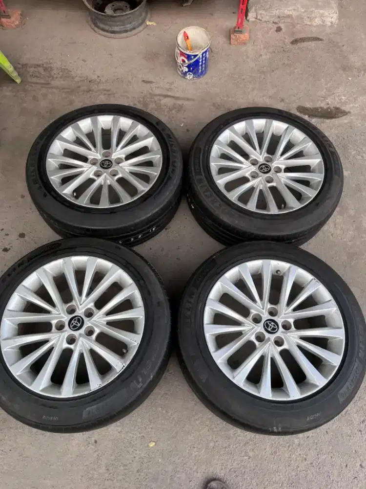 Rep OEM Toyota Camry ring 18 pcd 5x114,3 ban Michelin 225/55 R18