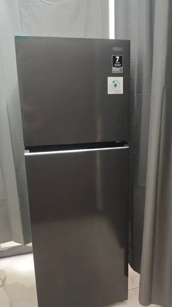 Dijual Kulkas AQUA 225 liter, muluss pemakaian dibawah 1 tahun