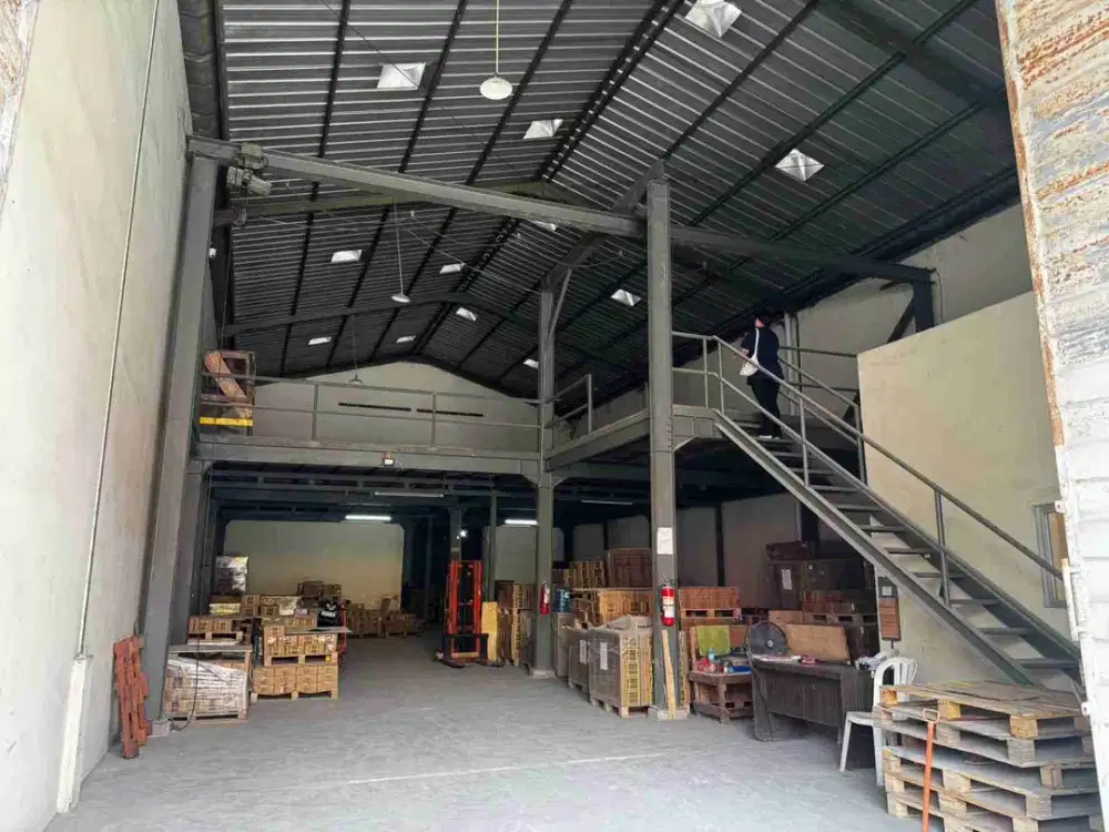 GUDANG MEZANIN STRATEGIS DI TAMBUN CITY – KAPASITAS RUANG LEBIH MAKSIMAL!