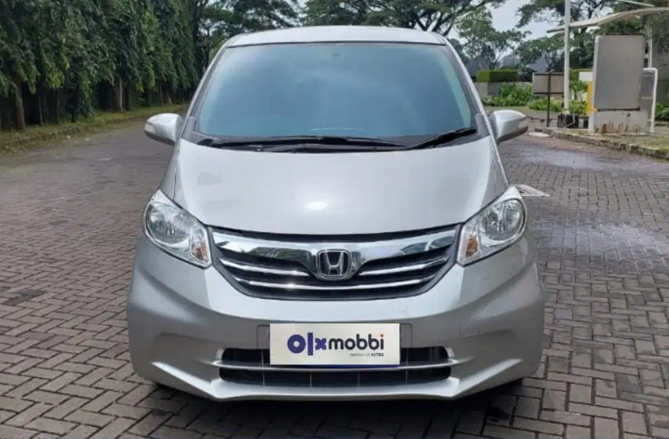 DP 5, JT Honda Freed 1.5 S Bensin-AT Abu 2011