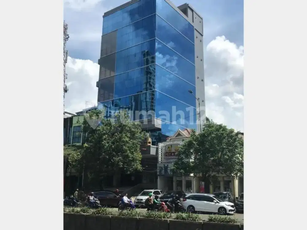 Disewakan Gedung Baru (8 Lantai +1 Basement) View Jendral Sudirman