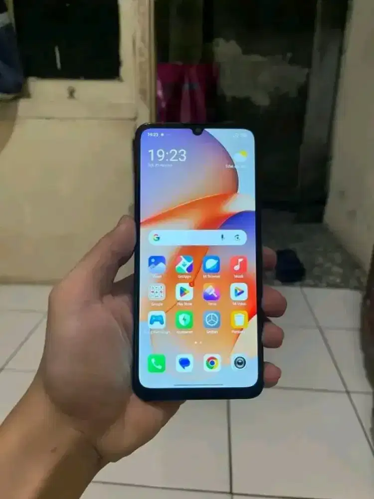 Redmi 13c ram 6+4/128 hp aja mulus bngt minus minta nganti batre aja