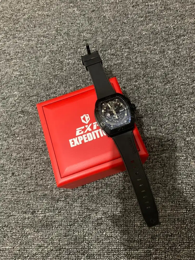 Jam tangan pria