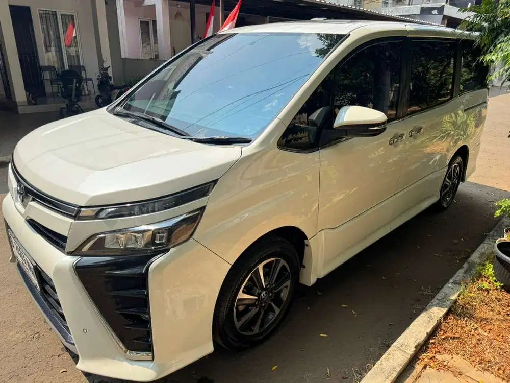Toyota Voxy 2019 Bensin Low KM