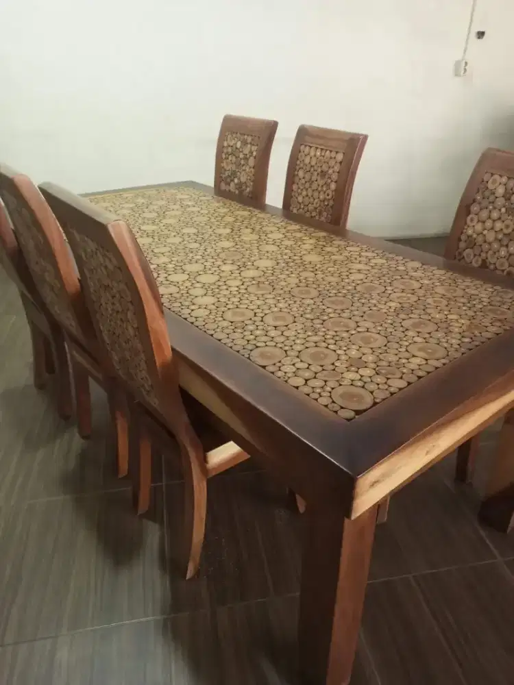 Meja makan kayu jati