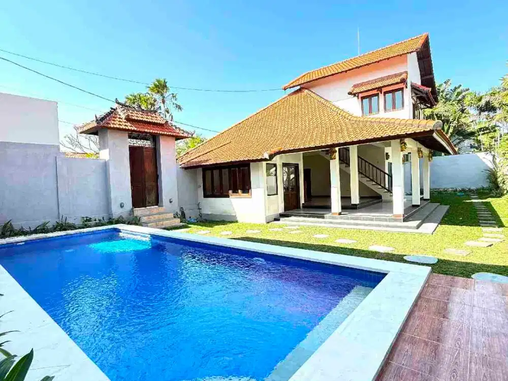 Disewakan Villa dekat pantai Berawa
