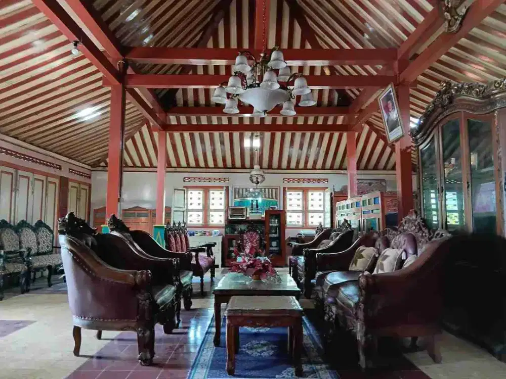 Rumah Limasan Plus Ruko dan Kost an Putri di Sragen