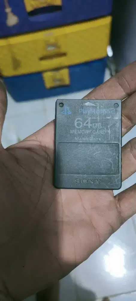 Memory card PS 2 64 mb sudah ada save an tamatnya kondisi normal