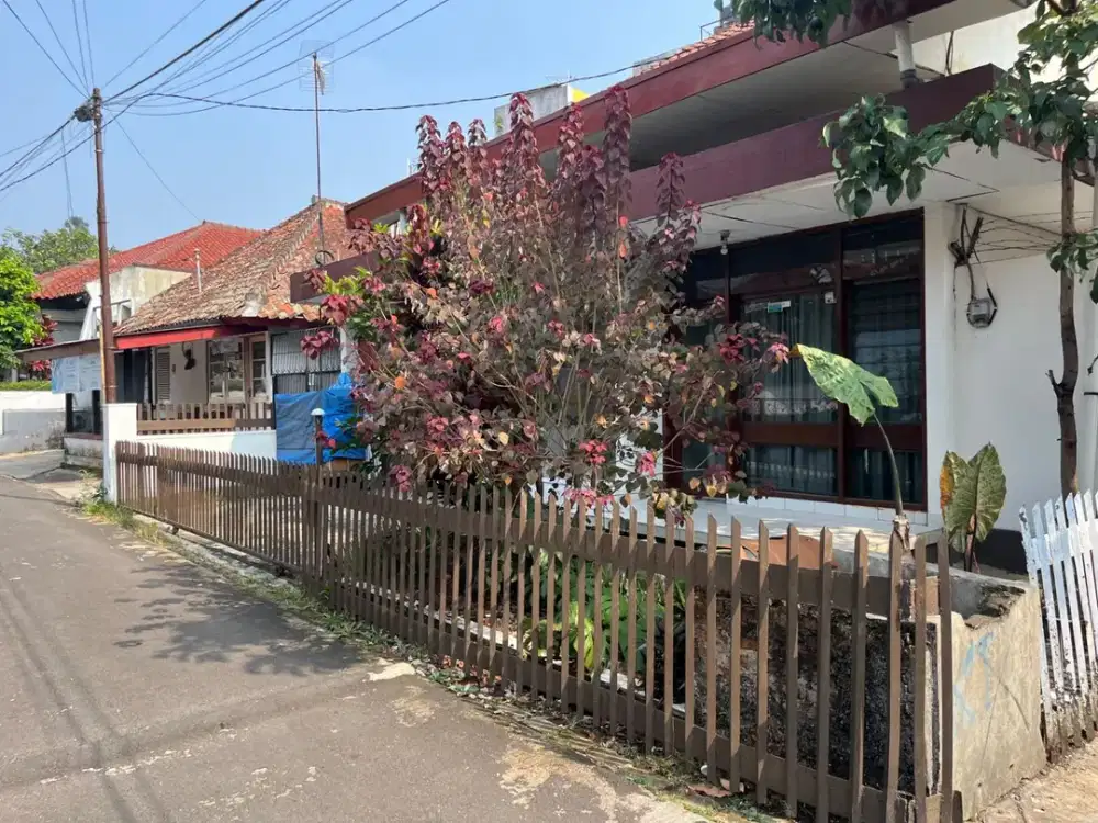 Rumah dekat kantor TELKOM Japati dan Gedung Sate