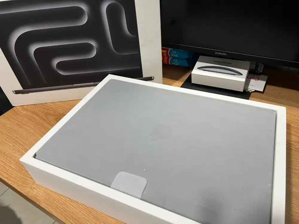 Macbook pro M3 pro 16 inch 18/512