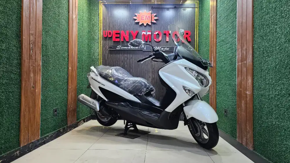 UD ENY MOTOR - Suzuki Burgman 200cc thn 2015 mulus