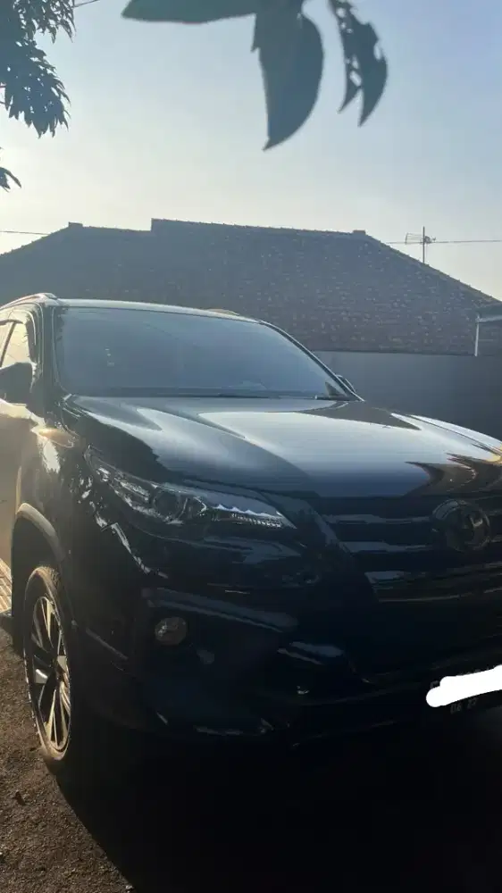 DIJUAL CEPAT TOYOTA FORTUNER TRD SPORTIVO 4X2 DIESEL TAHUN 2019