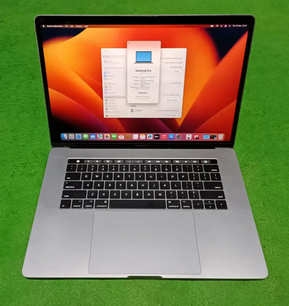 MacBook Pro 2017 15inch i7 16/256 Grey Touchbar Dual VGA Murah