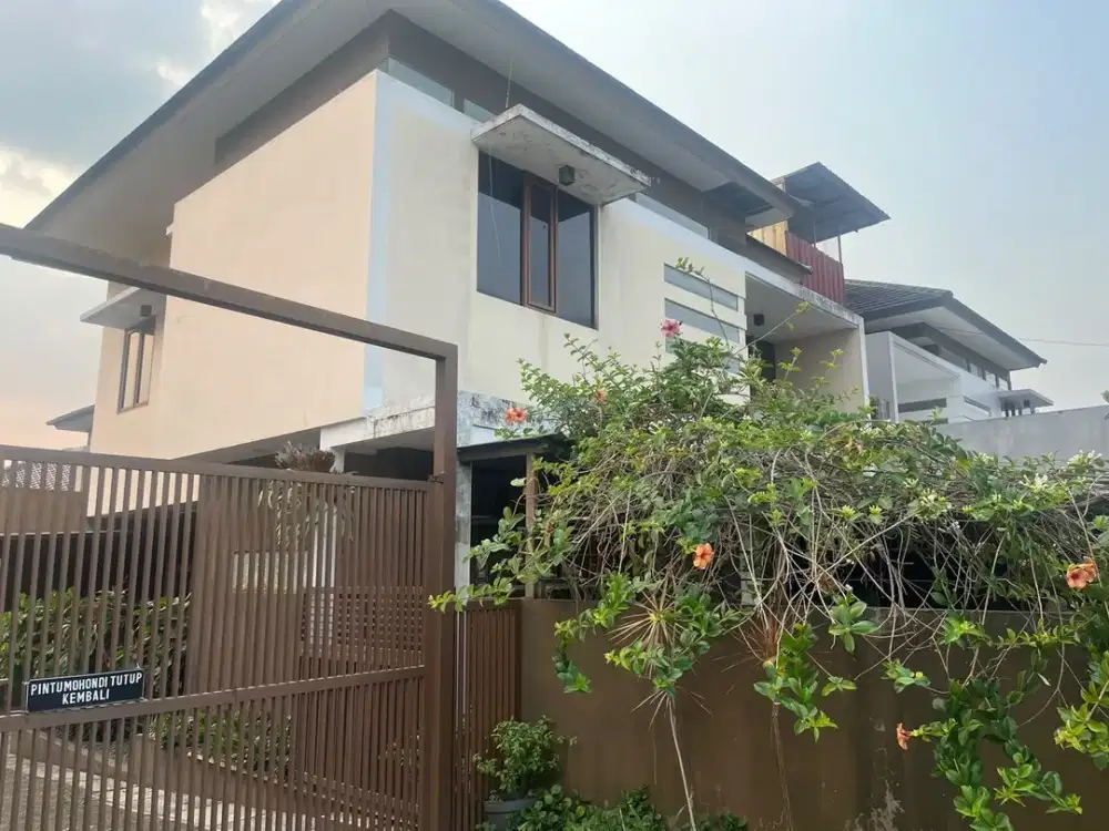 Rumah bagus banget di Jalam Manunggal, Abadi III Bandung