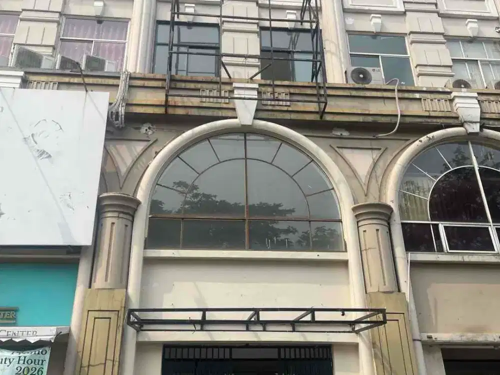 DIJUAL – RUKO CORDOBA GLC 

 Green Lake City (GLC)

Ruko dengan lokasi strategis untuk usaha, kantor, maupun investasi.

▪ Luas Tanah: 4,5 × 15 m
▪ Luas Bangunan: 4 lantai full
▪ Bangunan tinggi & optimal untuk berbagai kebutuhan usaha
▪ Lokasi strategis