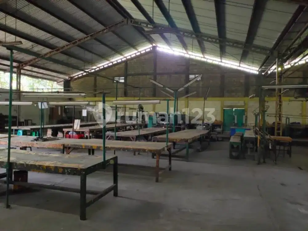 Sewa Gudang 4100 M2 Cileungsi Bogor Akses 40 Feet
