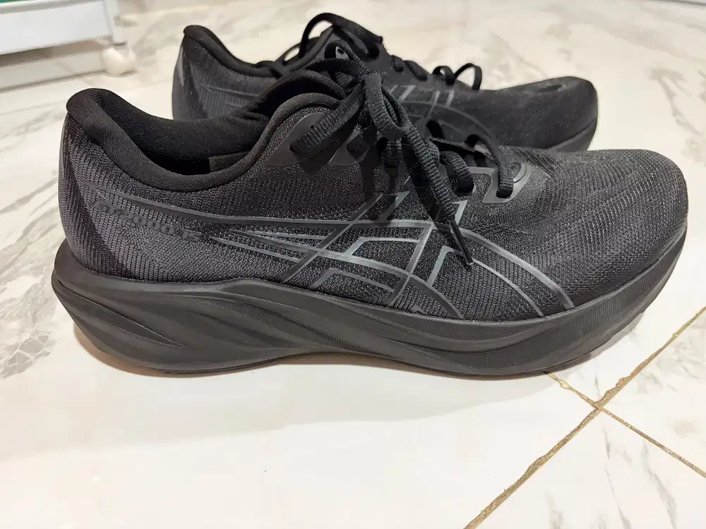 Dijual Sepatu Lari Asics!