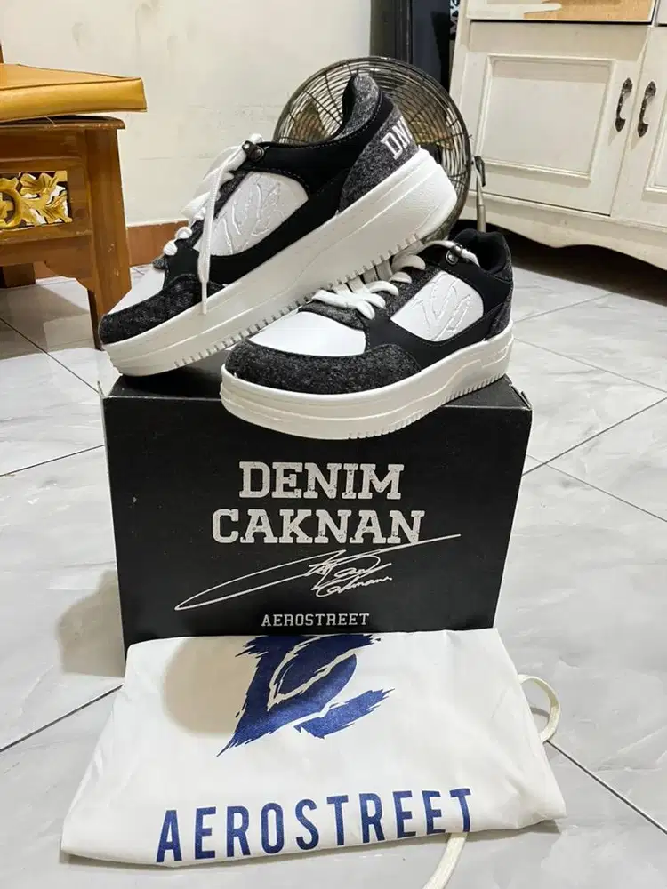 Sepatu Aerostreet x Denny caknan