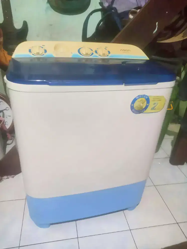 Mesin cuci 2 tabung AQUA