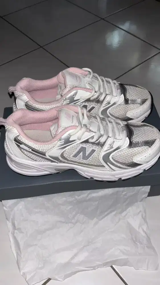 New Balance 530 White Silver Pink