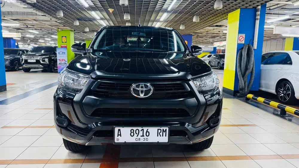Hilux E 4x4 MT DC 2022 Hitam