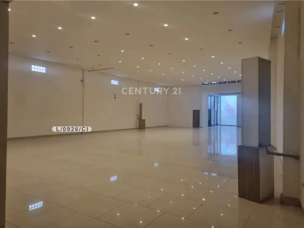 Gedung Serbaguna Untuk Usaha Di Mainroad BKR Regol Bandung