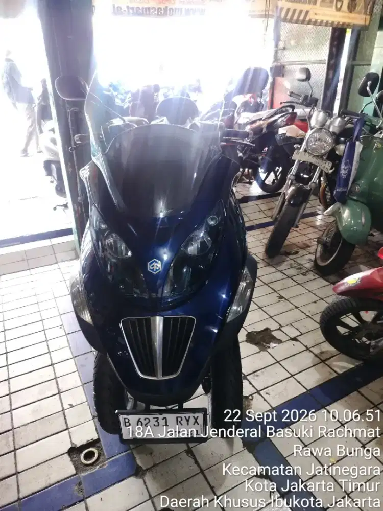 Piaggio MP3 250cc 2011 km low gress ori