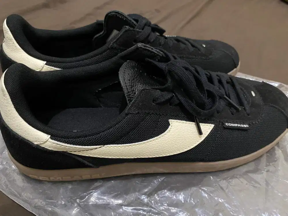 Sepatu compass size 44, 29cm